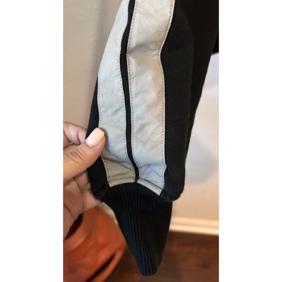 Vera Wang Collection Black Gray Thick Sweatshirt Silk Pouch On Back Size Medium - Picture 3 of 9